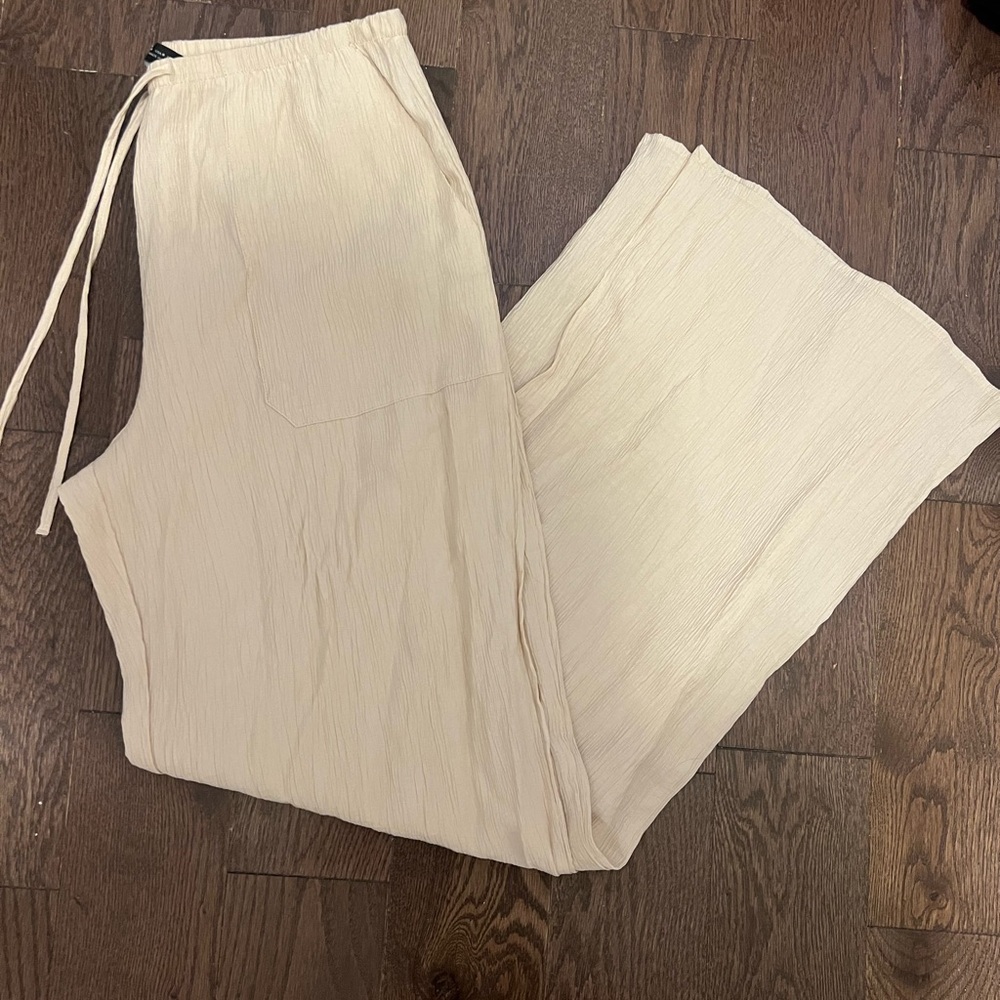 Brand new Zara crinkle pant